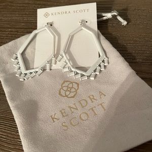Kendra Scott Thomas Earrings Matte White. Like New